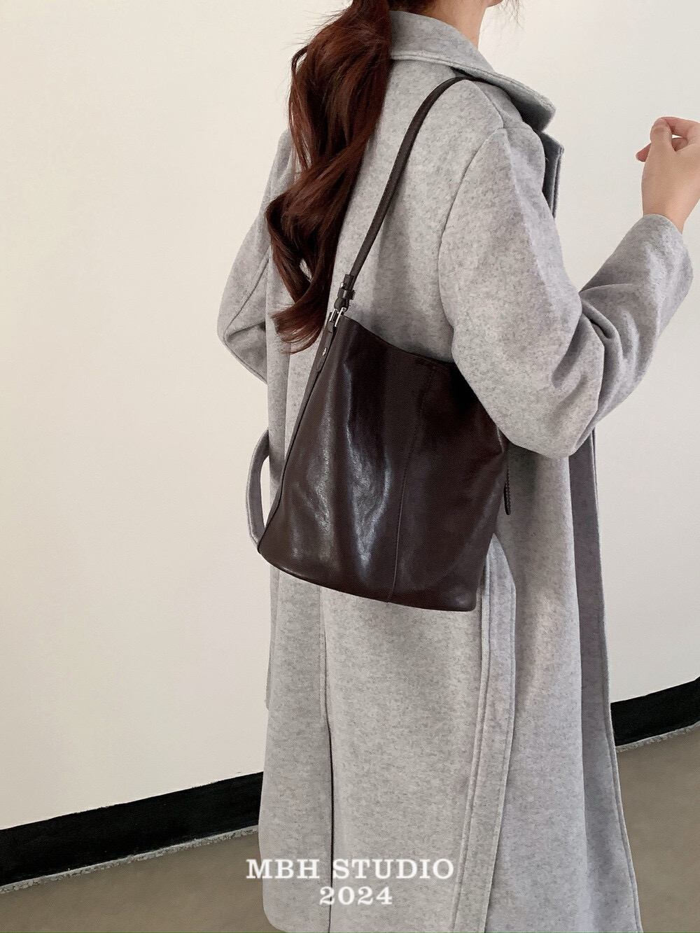 MBH Top Grain Vegetable Tanned Leather Bucket Bag Vintage Crossbody Shoulder Bag with Strap