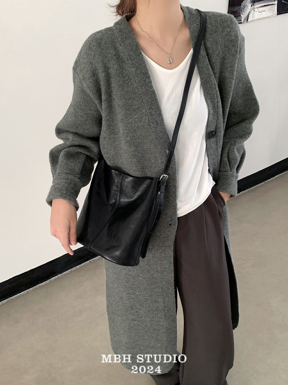 MBH Top Grain Vegetable Tanned Leather Bucket Bag Vintage Crossbody Shoulder Bag with Strap - Image 3