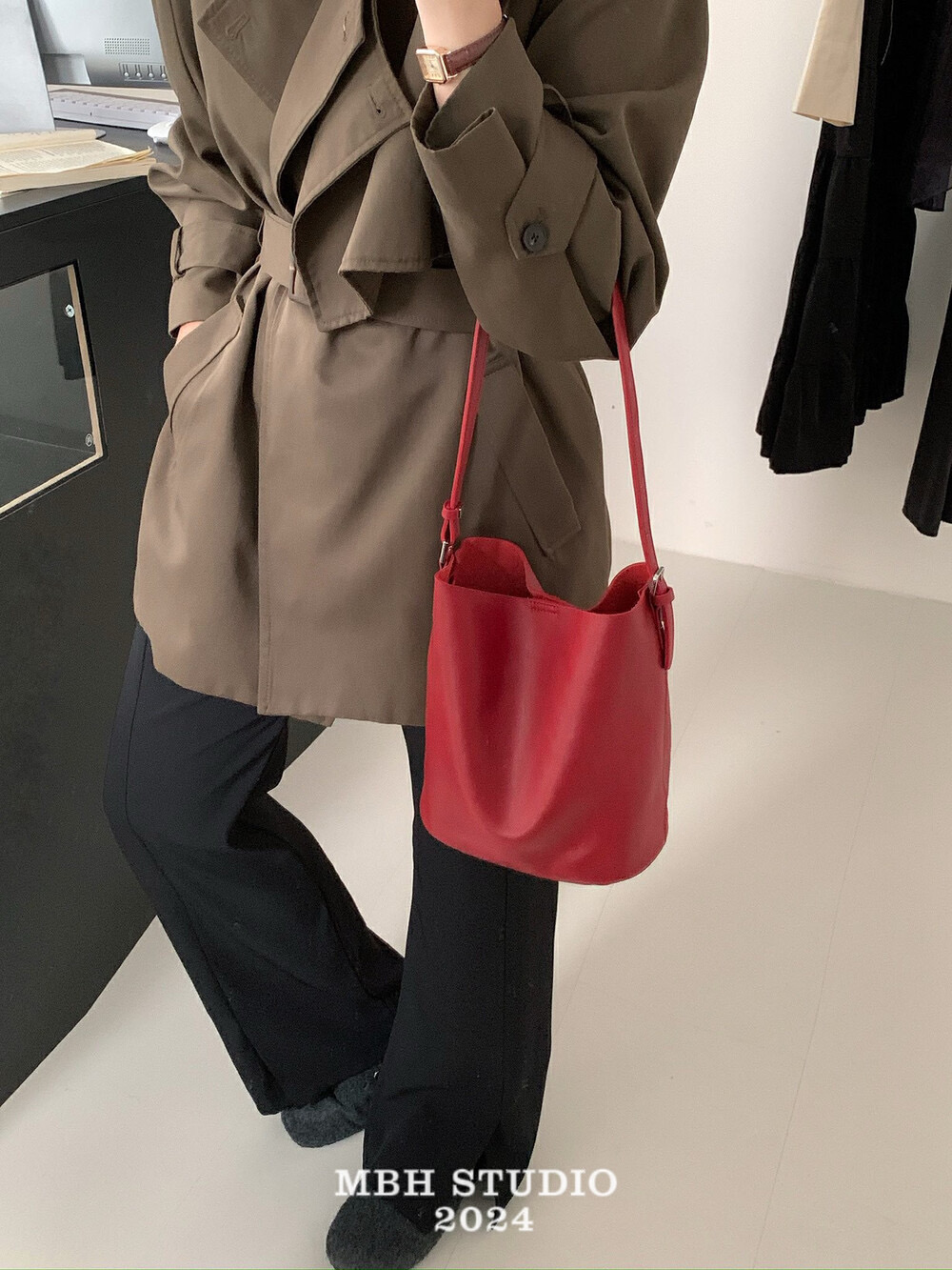MBH Top Grain Vegetable Tanned Leather Bucket Bag Vintage Crossbody Shoulder Bag with Strap - Image 4