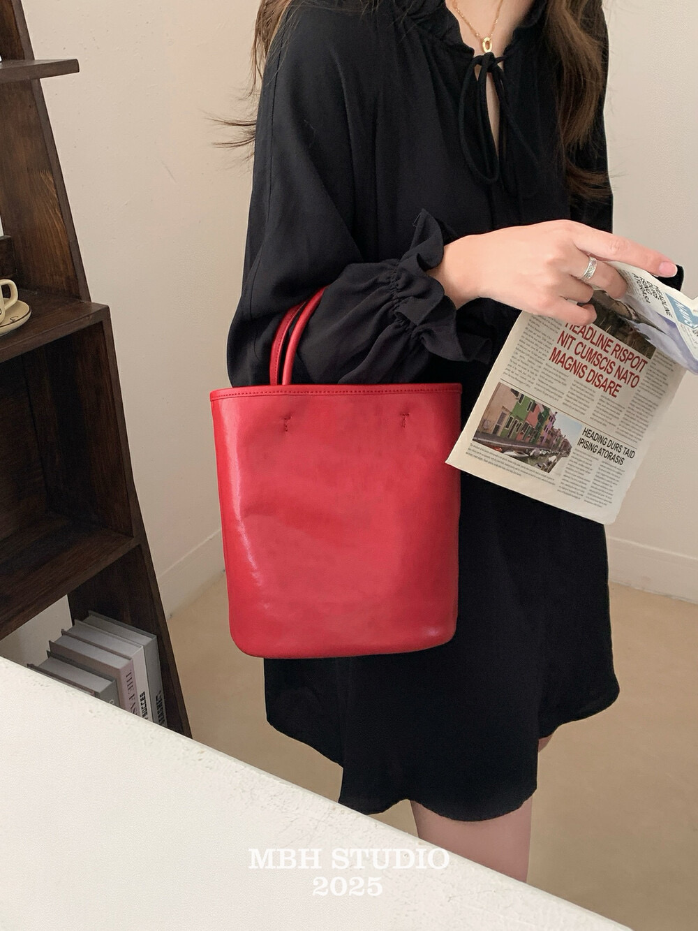 MBH Handmade Top Grain Leather Bucket Bag Minimalist Crossbody Handbag with Shoulder Strap - Image 4