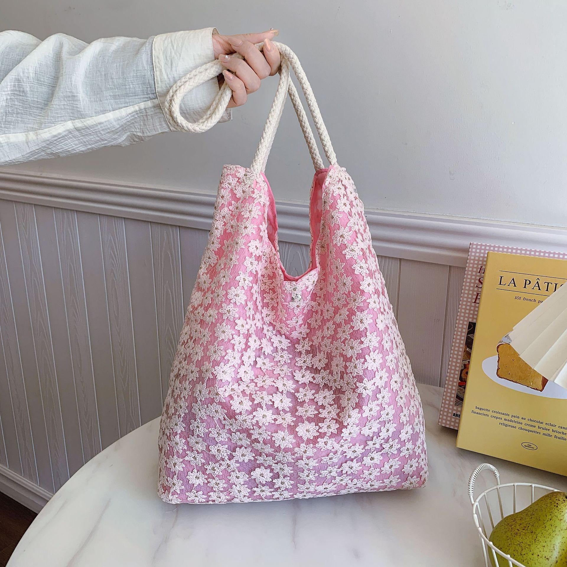 Women's Casual Large Capacity Commuter Tote Bag 2025 Fresh Mesh Flower Lace One Shoulder Underarm Bag - Image 2
