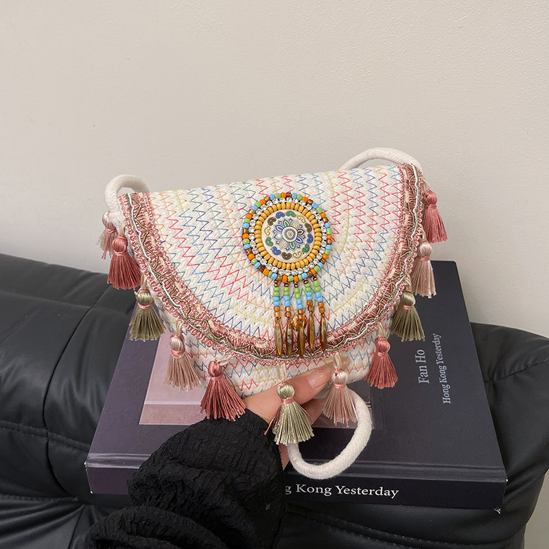 2025 Handwoven Straw Woven Shoulder Crossbody Bag Ethnic Style Women's Beach Casual Bag - Image 4