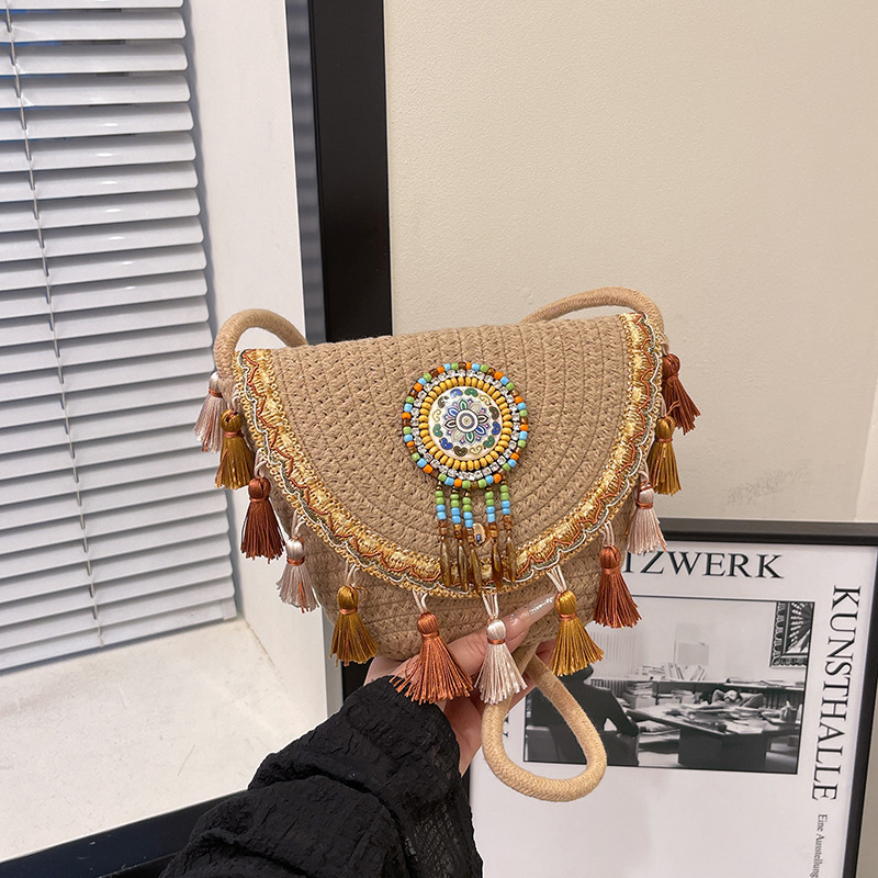 2025 Handwoven Straw Woven Shoulder Crossbody Bag Ethnic Style Women's Beach Casual Bag - Image 2