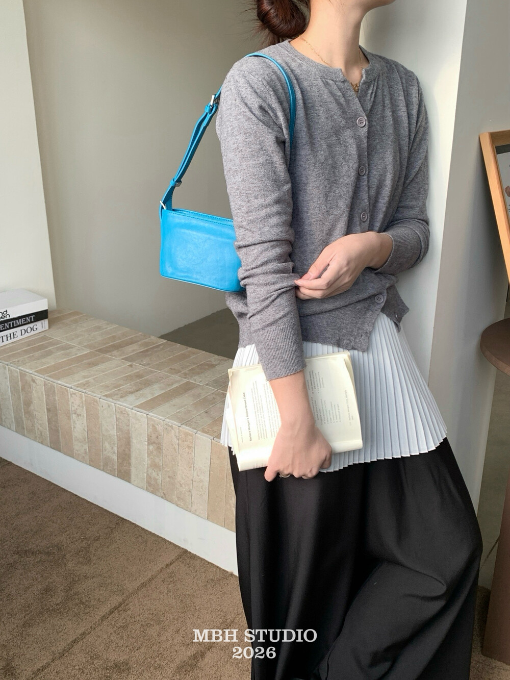 MBH Top-Grain Vegetable-Tanned Leather Yuanbao Bag Mini Phone Crossbody Shoulder Bag - Image 2