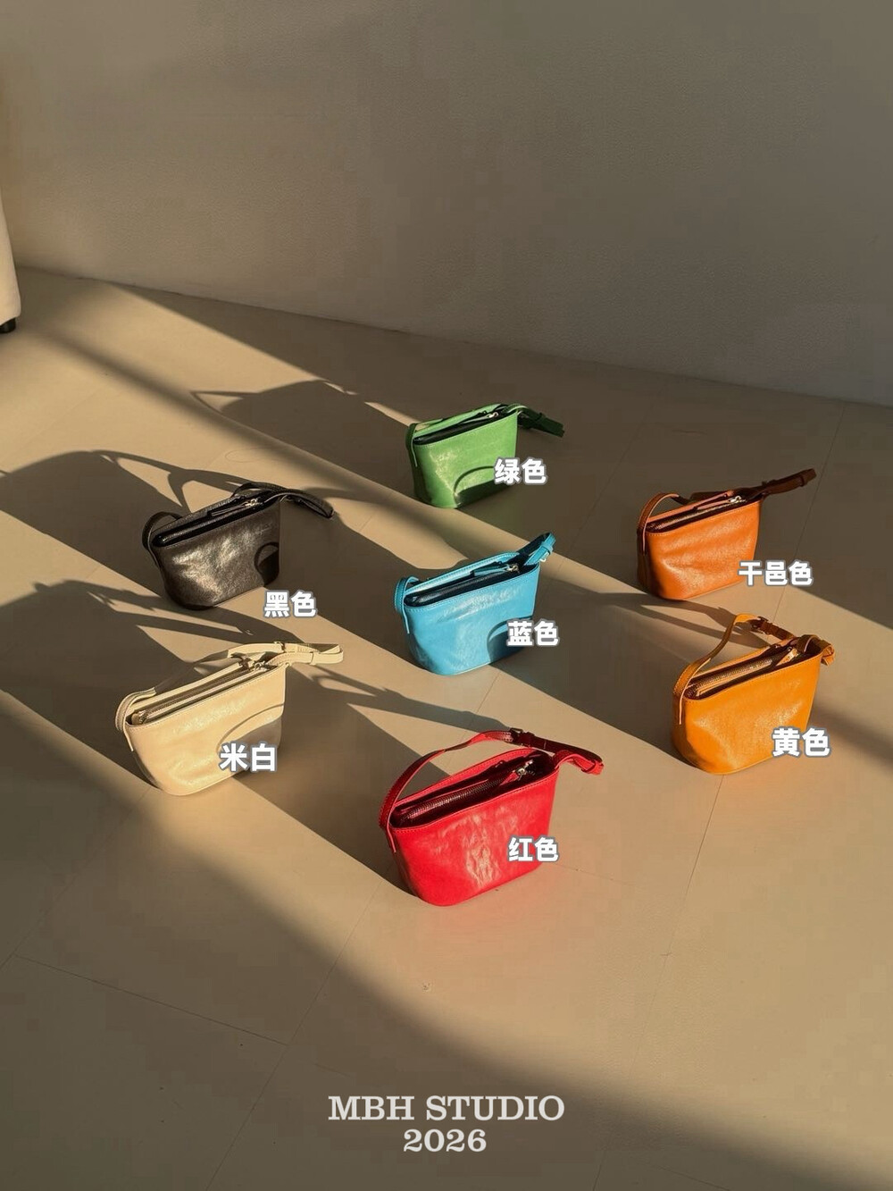 MBH Top-Grain Vegetable-Tanned Leather Yuanbao Bag Mini Phone Crossbody Shoulder Bag - Image 4